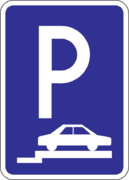 Dopravná značka – parkovacie miesta s kolmým alebo šikmým státím na chodníku